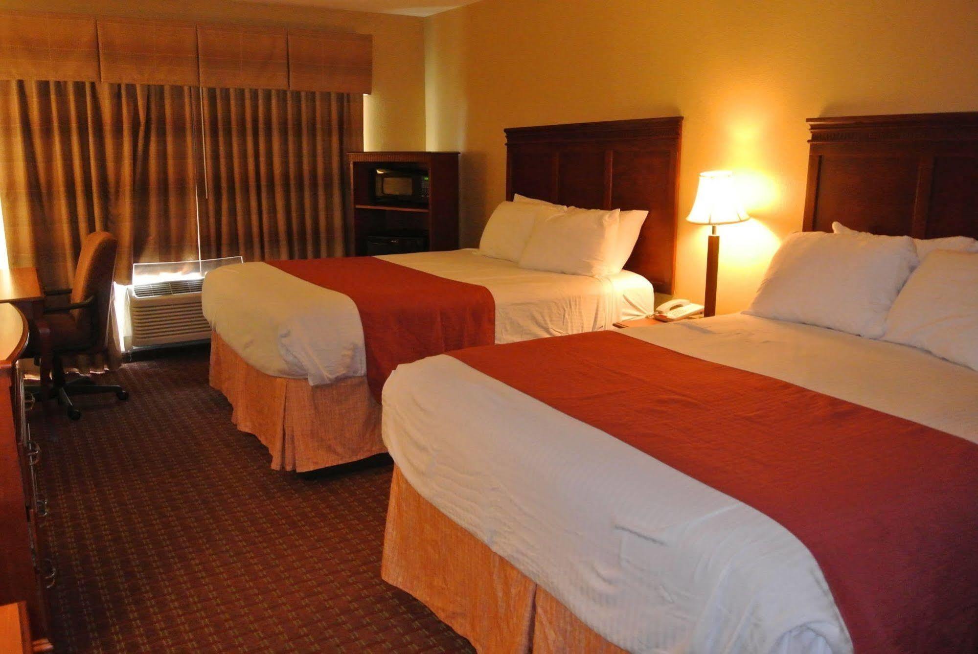 Quality Inn & Suites Carthage Exterior foto